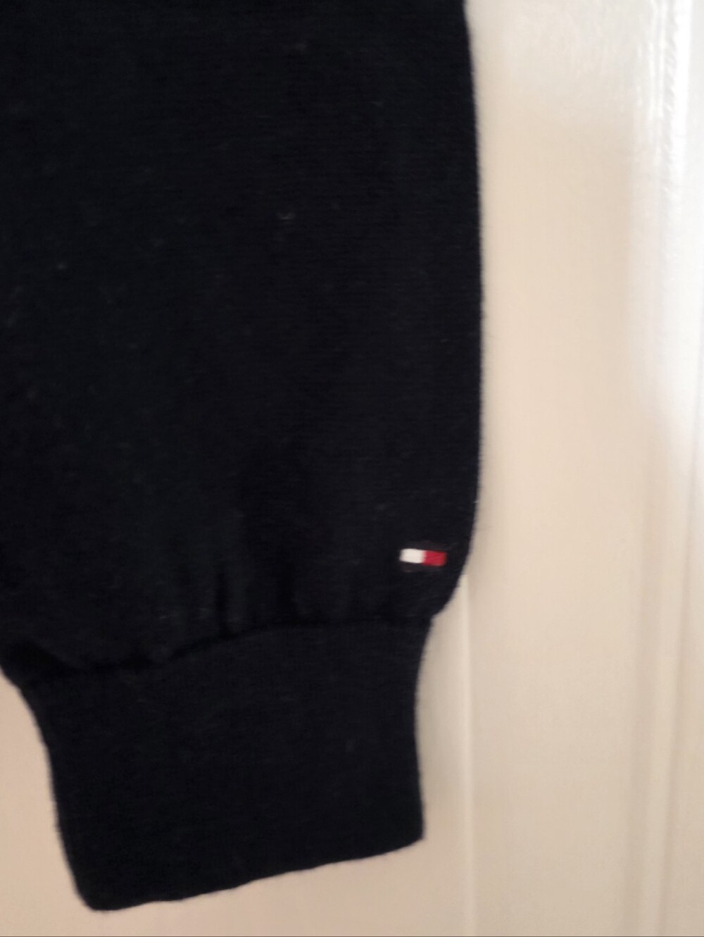 Tommy Hilfiger Blue V-Neck Argyle Pattern Sweater Small - Picture 4 of 9